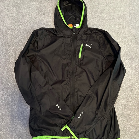 Puma Men's Black Windbreaker with Neon Green Highlights - Picture 2 of 10